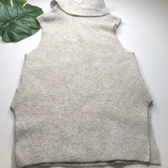Community Topeka Sleeveless Turtleneck - Picture 4 of 8